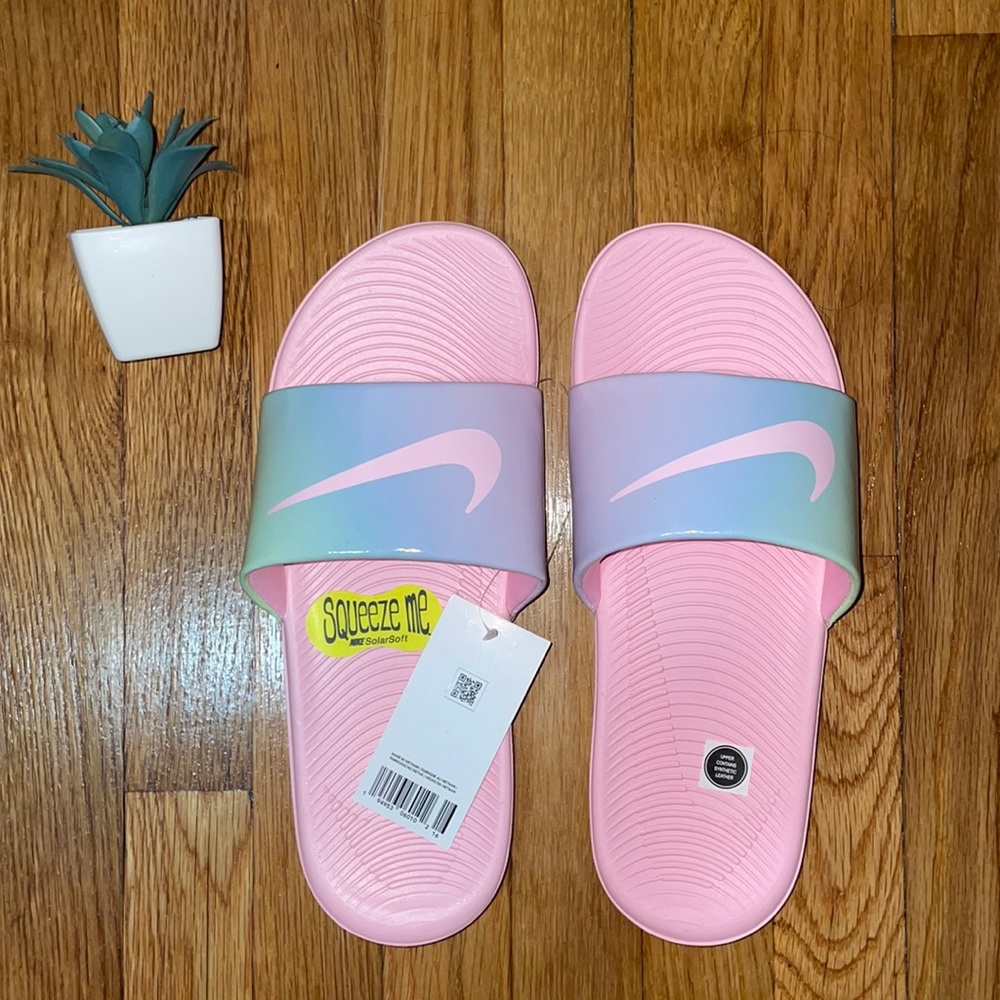 NIKE SLIDES